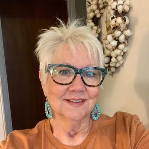 Meet your Posher, Cathy